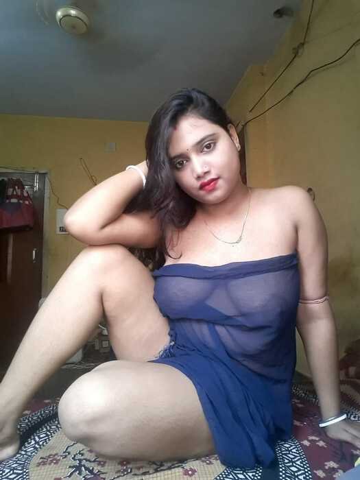 Boudi naked image Busty indian sex gif