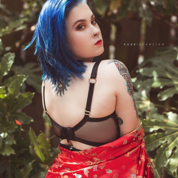 Chubby suicide girls Wide set vagina