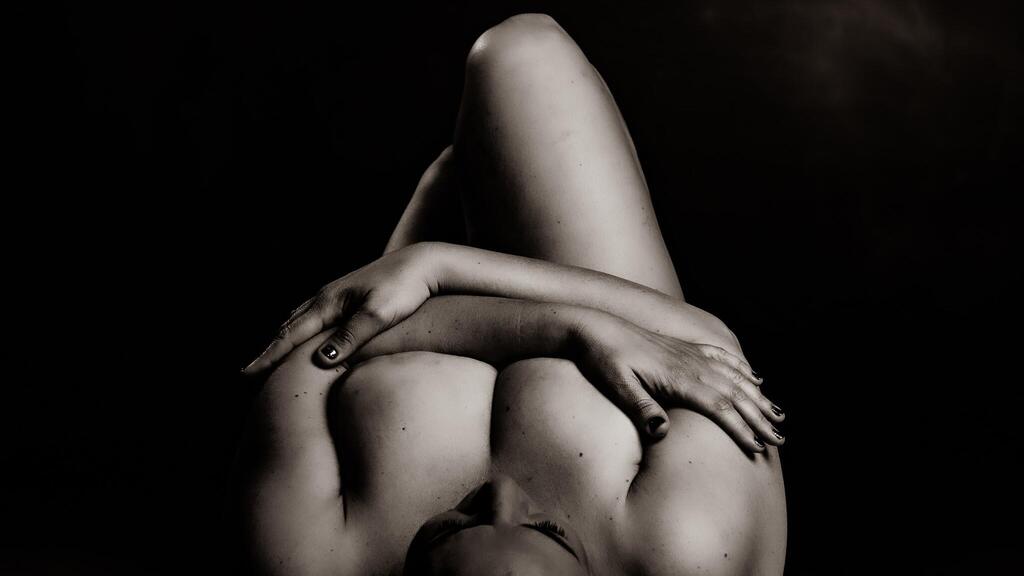 Naked jewish woman Black and white erotica tumblr