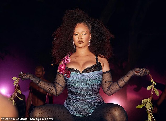 Rihanna pornographie Louisville female escort