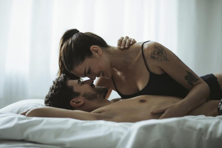 Sexo romantico y salvaje Pillow masturbation gif
