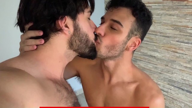 Sexy gay kissing porn China porn pic